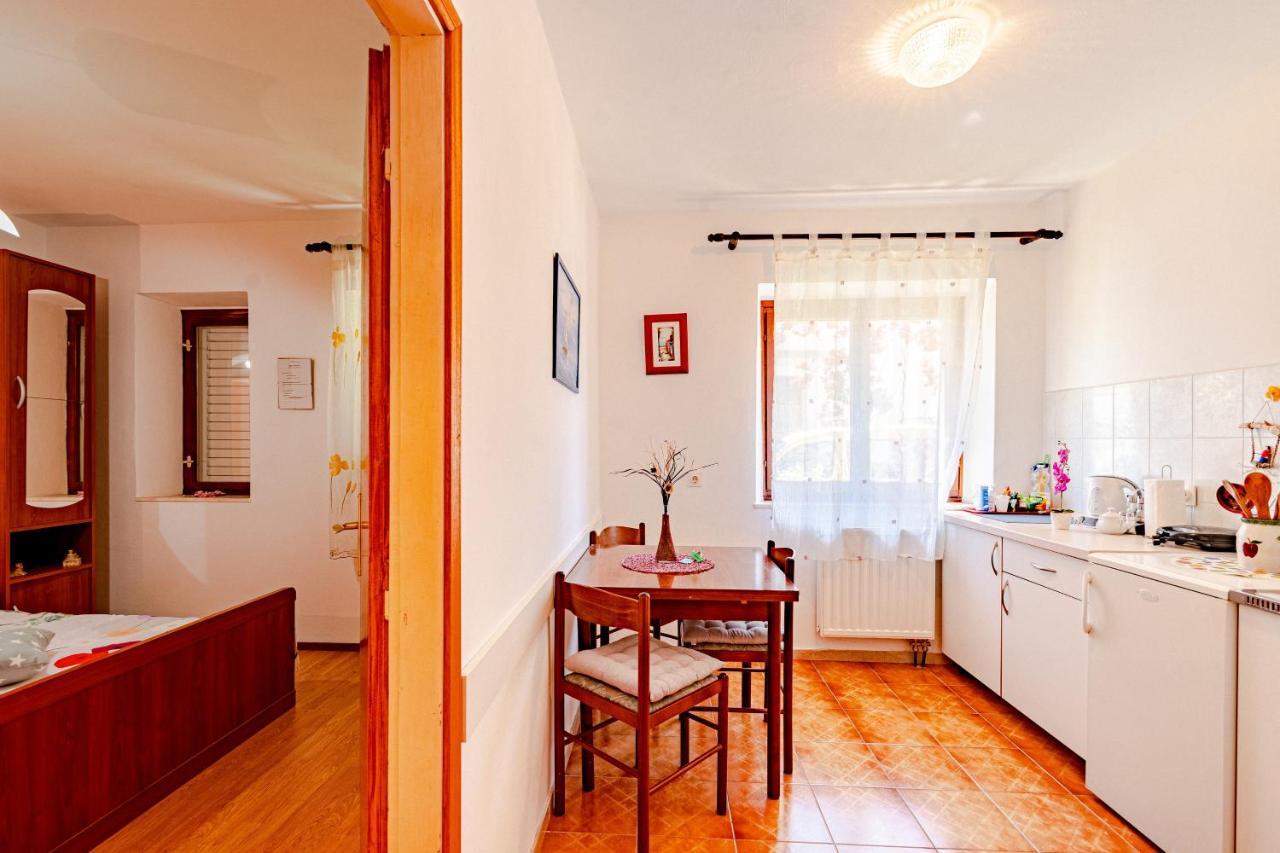 Apartments And Rooms With Parking Space Mali Ston Exterior foto