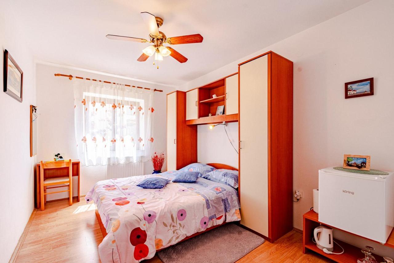 Apartments And Rooms With Parking Space Mali Ston Exterior foto